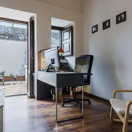 Con Fascino Antico E Comfort Moderno Trecastagni