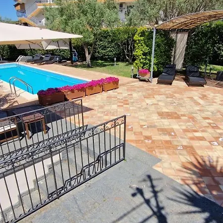 Con Fascino Antico E Comfort Moderno Villa