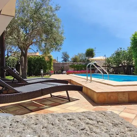 Villa Con Fascino Antico E Comfort Moderno Trecastagni