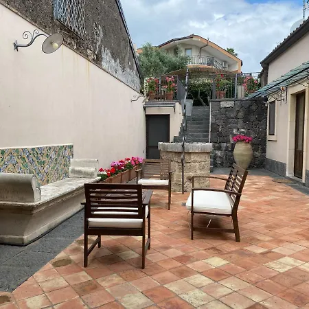 Con Fascino Antico E Comfort Moderno Villa Trecastagni